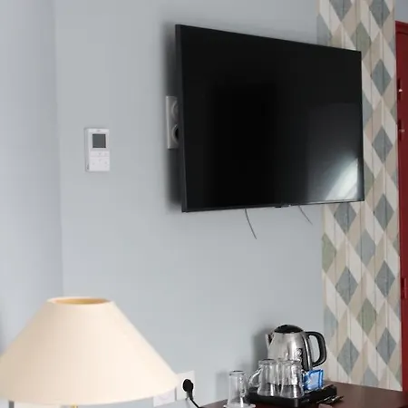 Crocus Memorial Hotel