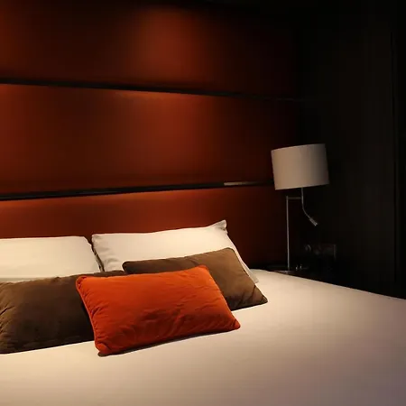 Crocus Memorial Caen