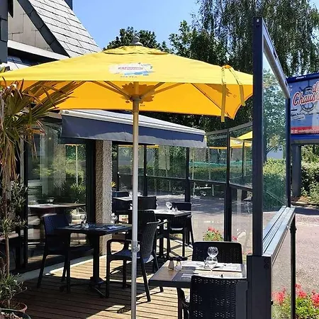 Crocus Memorial Hotel