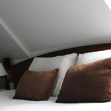 크로커스 메모리얼 호텔