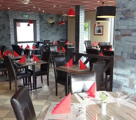 Hotel Crocus Memorial Caen