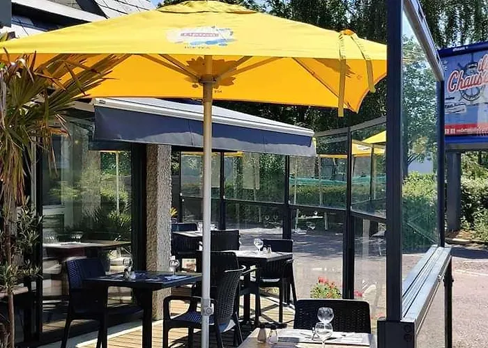 Crocus Mémorial Hotel