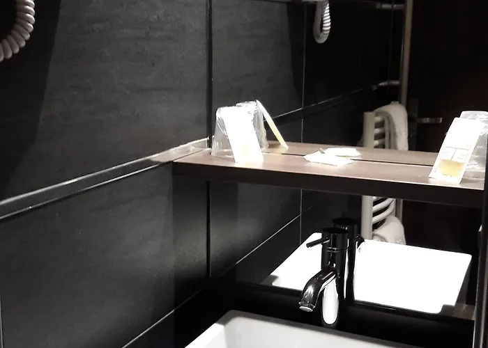 크로커스 메모리얼 호텔 2*