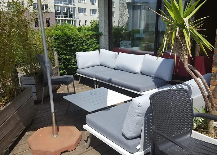 Hotel Crocus Mémorial 2*