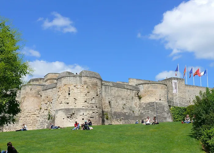 크로커스 메모리얼 호텔 2*